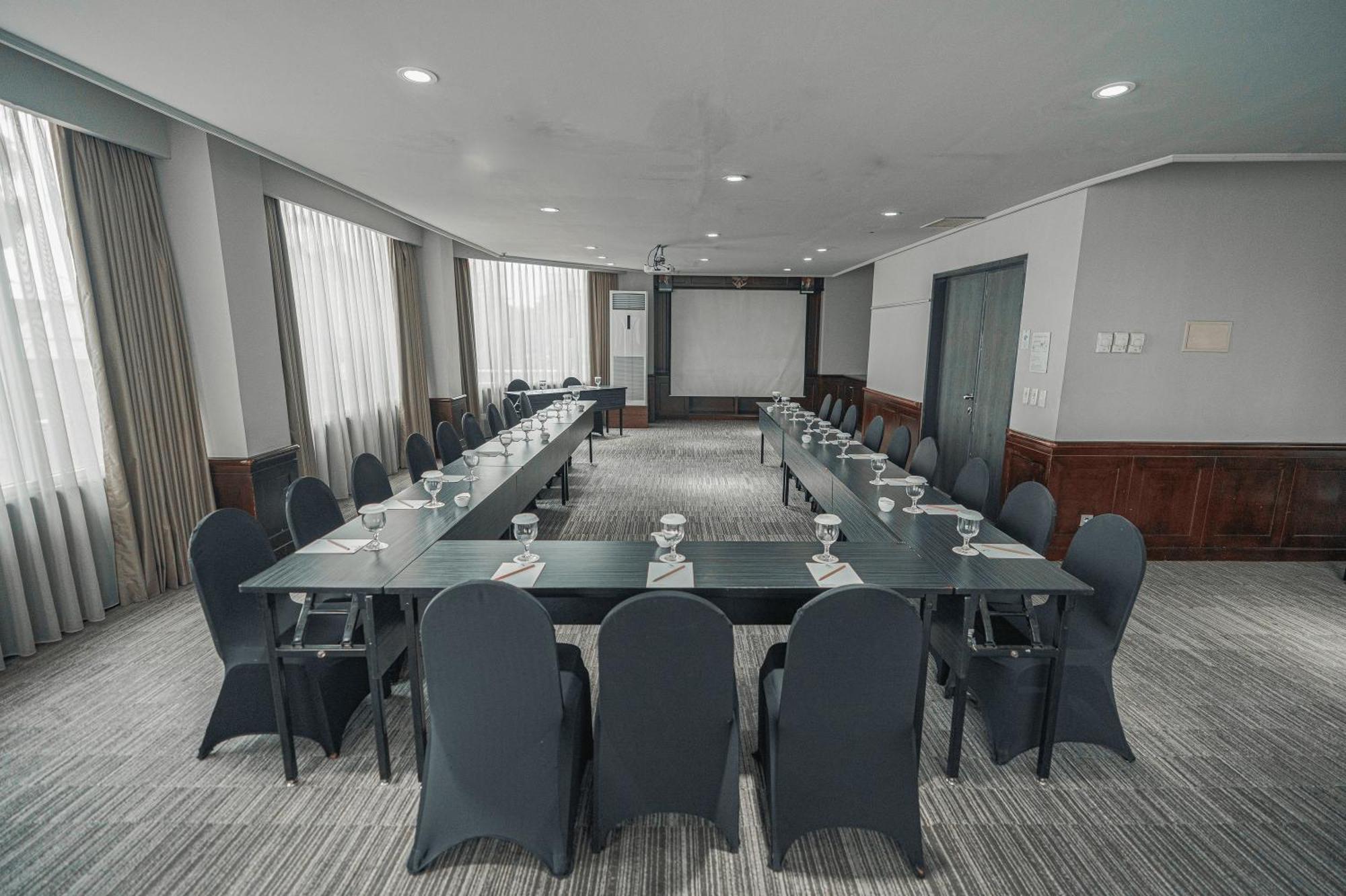 Hotel Kimaya Slipi Jakarta By Harris Eksteriør bilde