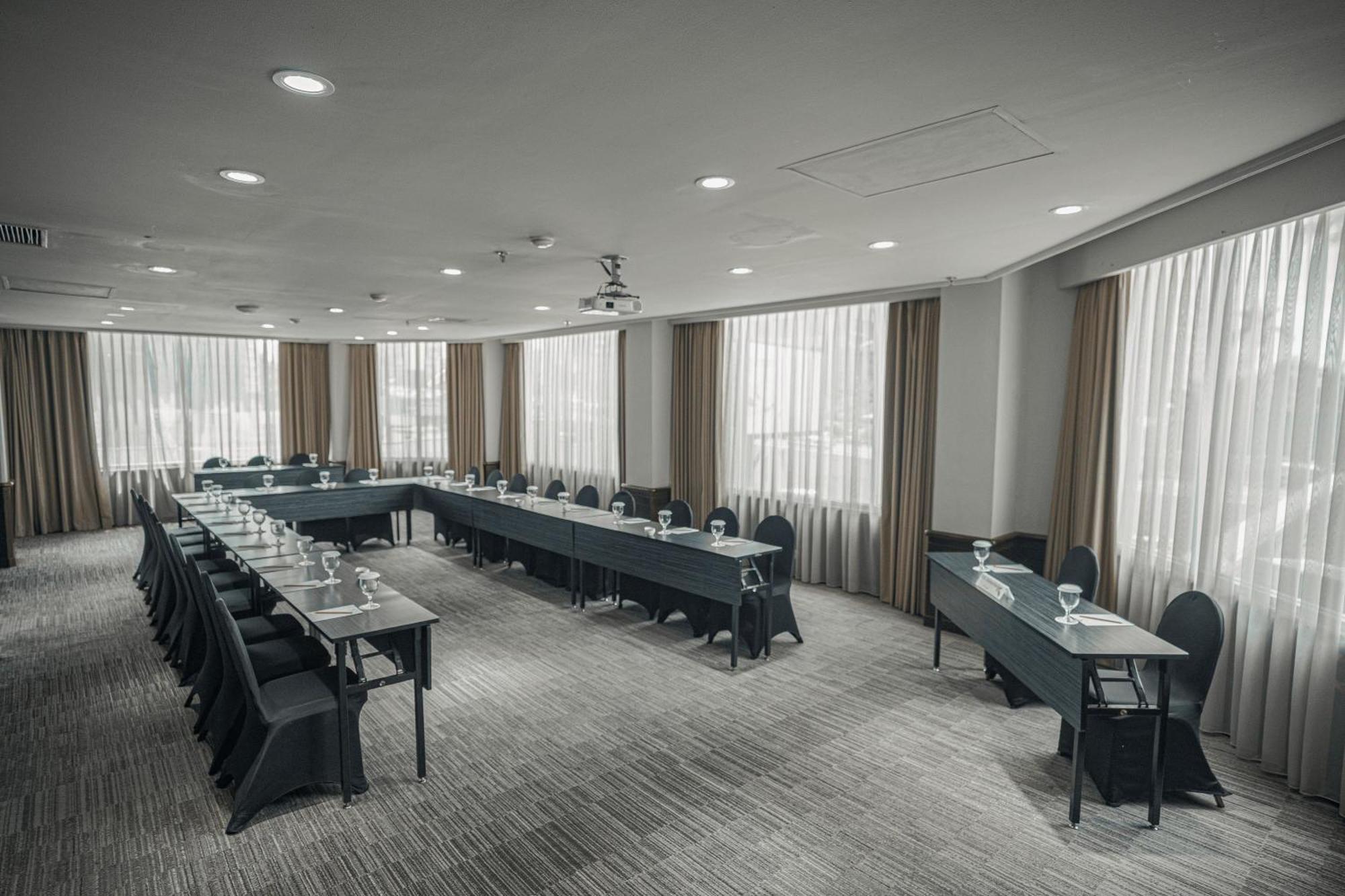 Hotel Kimaya Slipi Jakarta By Harris Eksteriør bilde